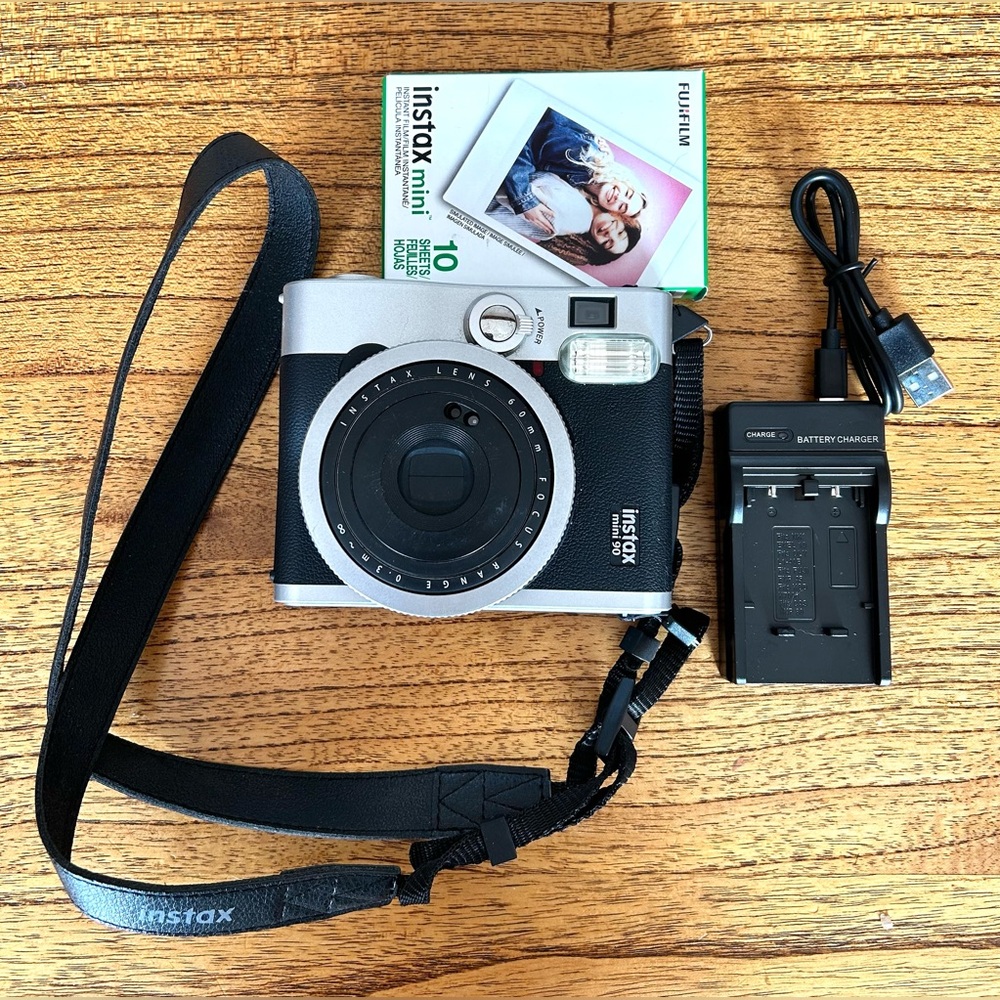 Fujifilm Instax Mini 90 Neo Classic - Black and Silver
